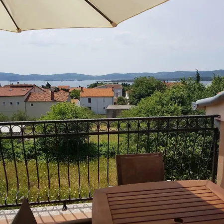Mateo Apartamento Sveti Filip i Jakov